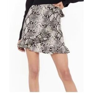 Pretty Little Thing Women’s Snakeskin Faux Wrap Skirt Size 6 NEW